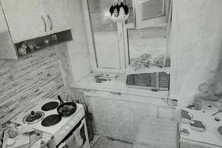 В Норильске мужчина хотел «припугнуть» экс-сожительницу и вытолкнул ее из окна второго этажа