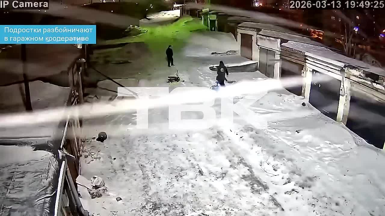 Подростки разгромили десятки счетчиков в гаражах на Забобонова