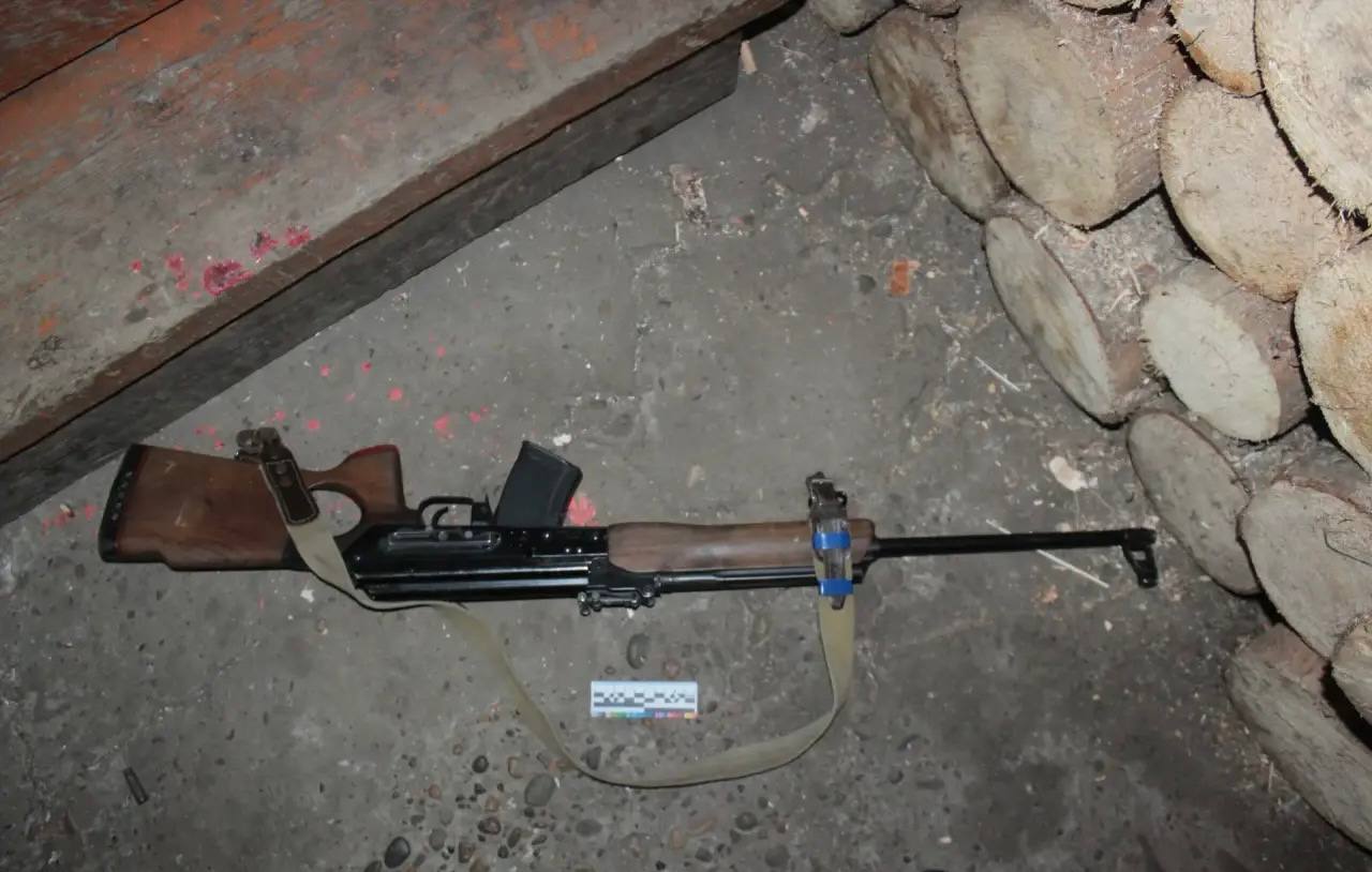 Ревнивец убил бывшую жену, ранил её ухажёра и себя в Енисейском районе