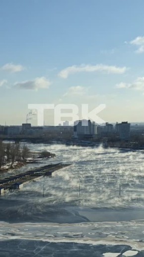 Ветер «рисует картины» на Абаканской потоке