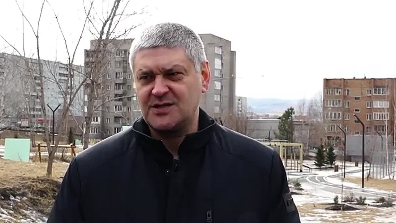 ГЛАВА ЛЕНИНСКОГО РАЙОНА ПРОИНСПЕКТИРОВАЛ ДОРОГУ И СКВЕР