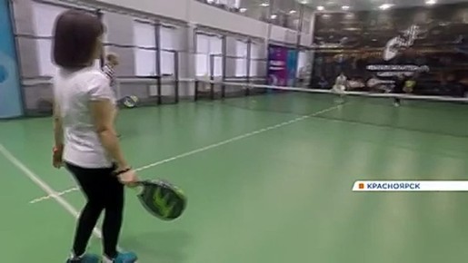 Еще одно свидание с «Енисеем»: наши зрители сыграли в падел с ведущими утренней программы