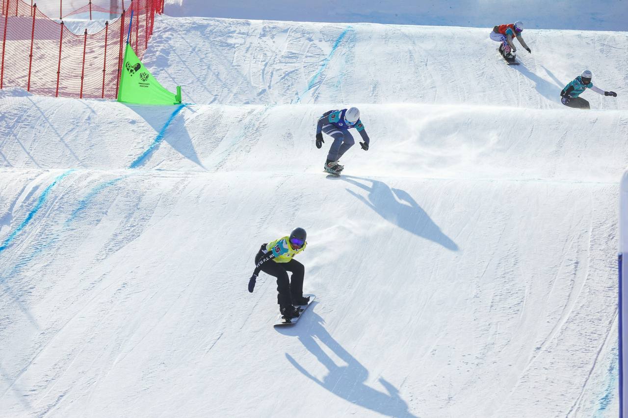 Сильнейшие спортсмены поборются за медали чемпионата России в сноуборд-кроссе