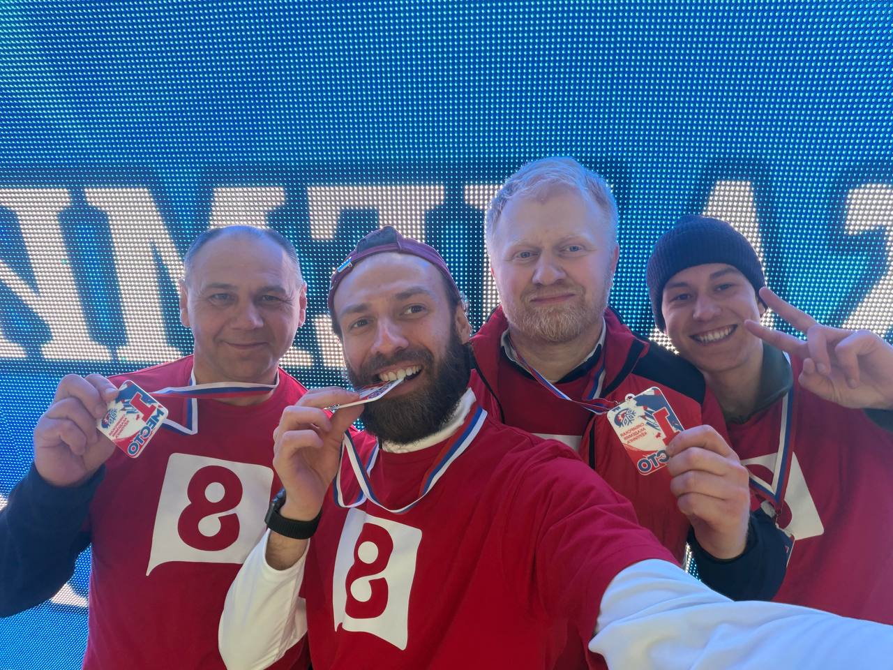 Сегодня команда «8 канала» снова подтвердила свой класс, заняв 1 место в Турнире медиалиги по кёрлингу