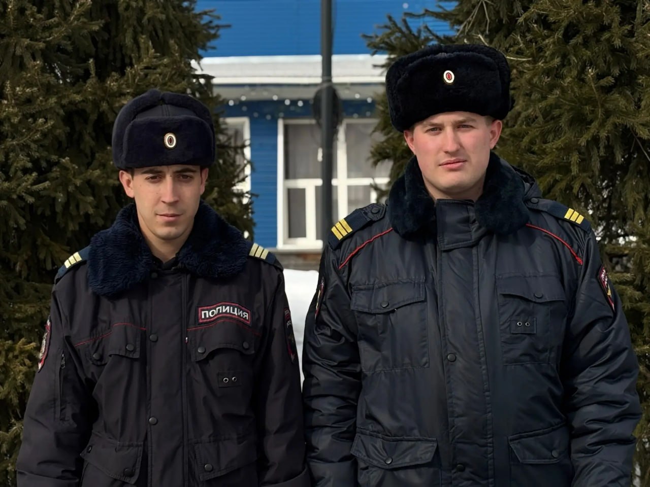 Полицейские спасли четырех котят, которых бросил пьяный бесправник