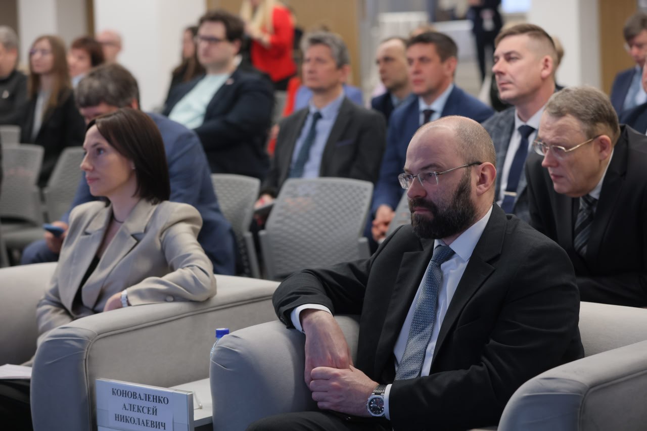 В Национальном центре «Россия» на Енисее стартовала проектно-аналитическая сессия «Поддержка семьи, рождаемости и многодетности в Красноярском крае» В Национальном центре «Россия» на Енисее стартовала проектно-аналитическая сессия «Поддержка семьи, рождаемости и многодетности в Красноярском крае»