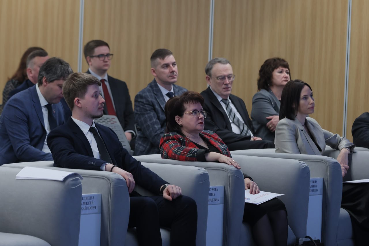 В Национальном центре «Россия» на Енисее стартовала проектно-аналитическая сессия «Поддержка семьи, рождаемости и многодетности в Красноярском крае» В Национальном центре «Россия» на Енисее стартовала проектно-аналитическая сессия «Поддержка семьи, рождаемости и многодетности в Красноярском крае»