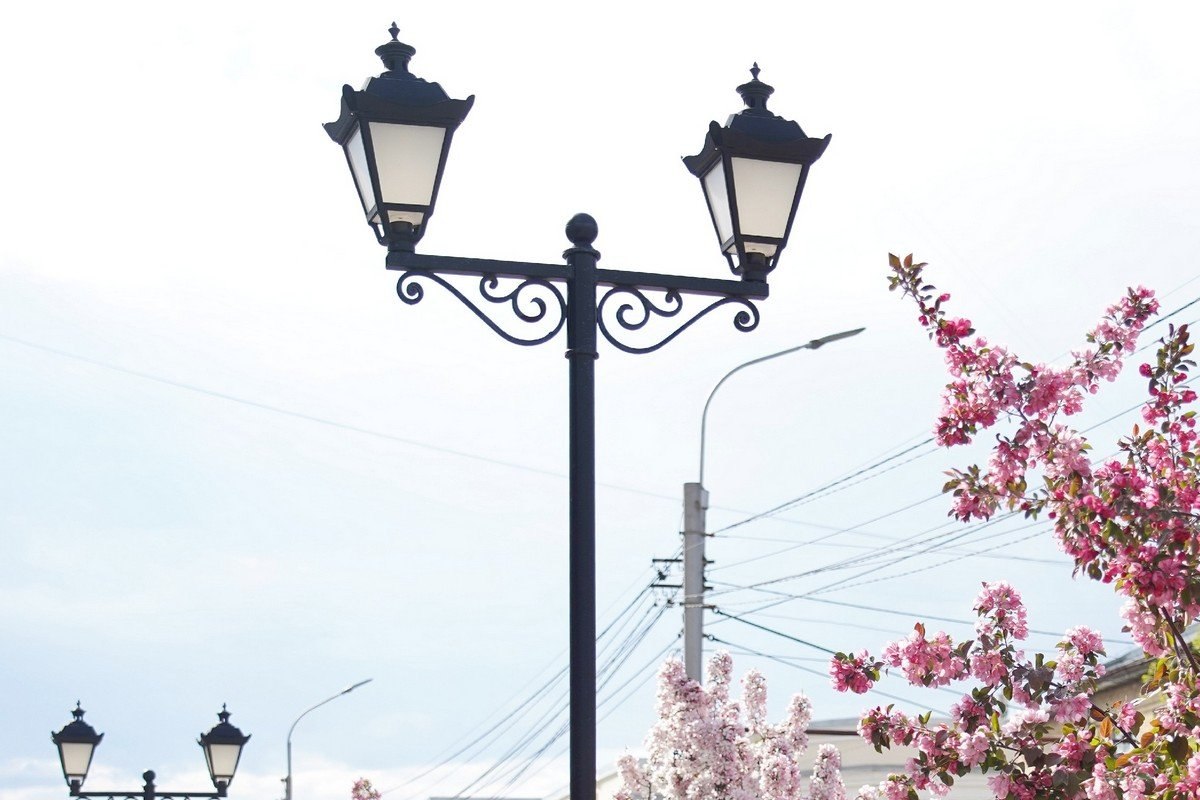 В Минусинске два подростка-хулигана перебили фонарей на 112 тысяч рублей