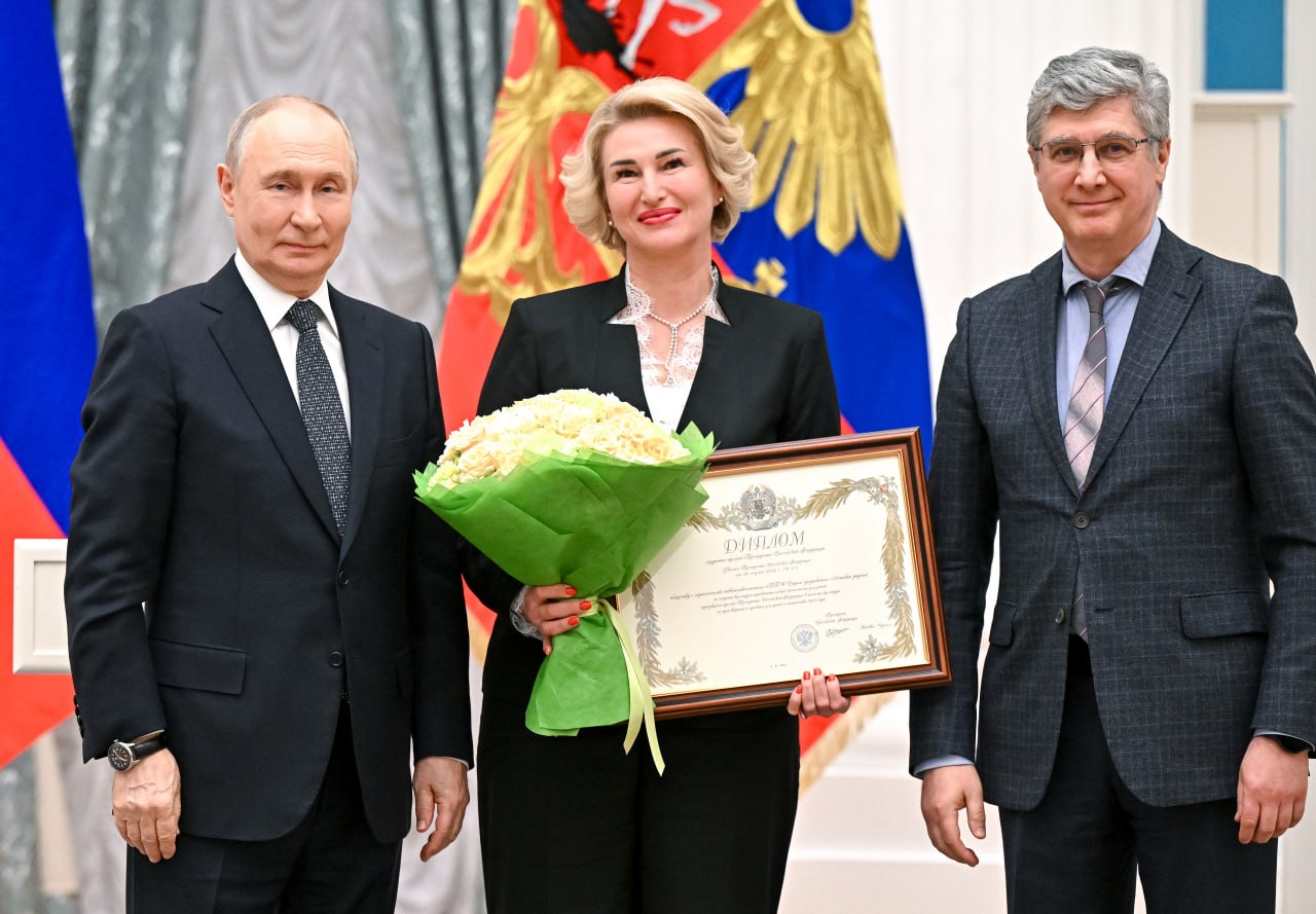 Ольга Любимова: Владимир Владимирович Путин вручил премии Президента для молодых деятелей культуры и в области литературы и искусства за произведения для детей и юношества Ольга Любимова: Владимир Владимирович Путин вручил премии Президента для молодых деятелей культуры и в области литературы и искусства за произведения для детей и юношества