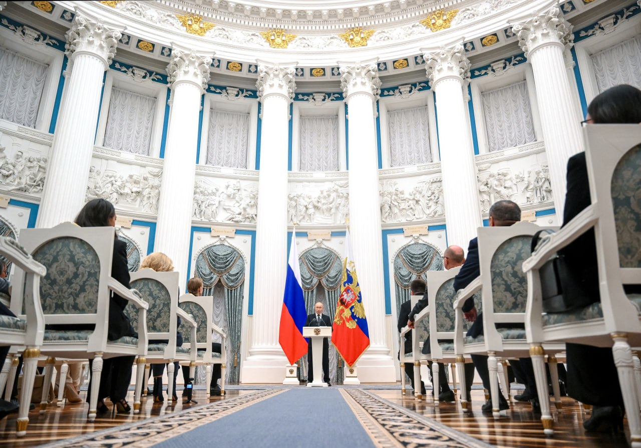 Ольга Любимова: Владимир Владимирович Путин вручил премии Президента для молодых деятелей культуры и в области литературы и искусства за произведения для детей и юношества