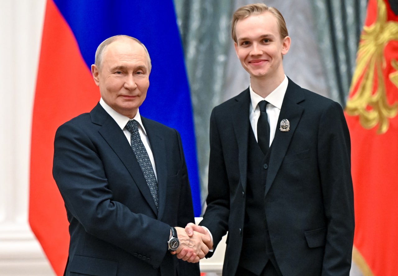 Ольга Любимова: Владимир Владимирович Путин вручил премии Президента для молодых деятелей культуры и в области литературы и искусства за произведения для детей и юношества Ольга Любимова: Владимир Владимирович Путин вручил премии Президента для молодых деятелей культуры и в области литературы и искусства за произведения для детей и юношества