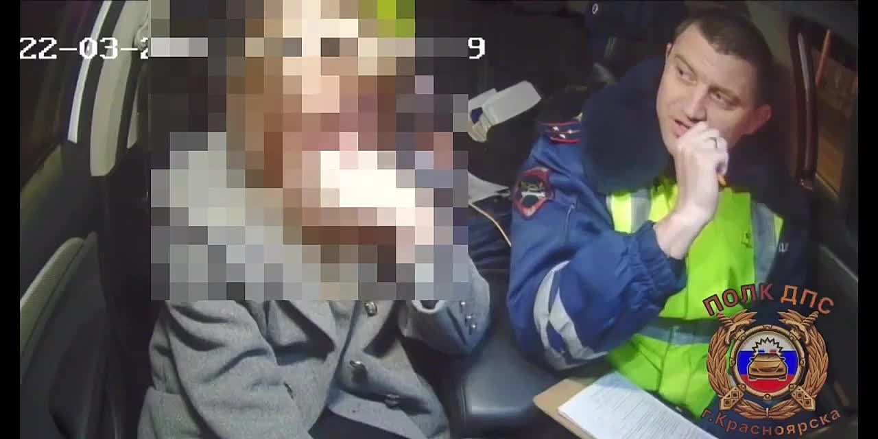 В Красноярске сотрудники ДПС задержали пьяную автолюбительницу без прав, устроившую ДТП на встречке