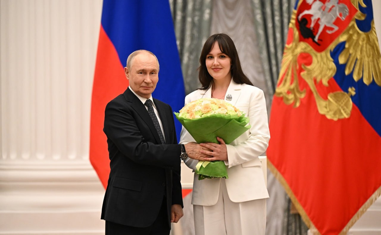 Ольга Любимова: Владимир Владимирович Путин вручил премии Президента для молодых деятелей культуры и в области литературы и искусства за произведения для детей и юношества Ольга Любимова: Владимир Владимирович Путин вручил премии Президента для молодых деятелей культуры и в области литературы и искусства за произведения для детей и юношества