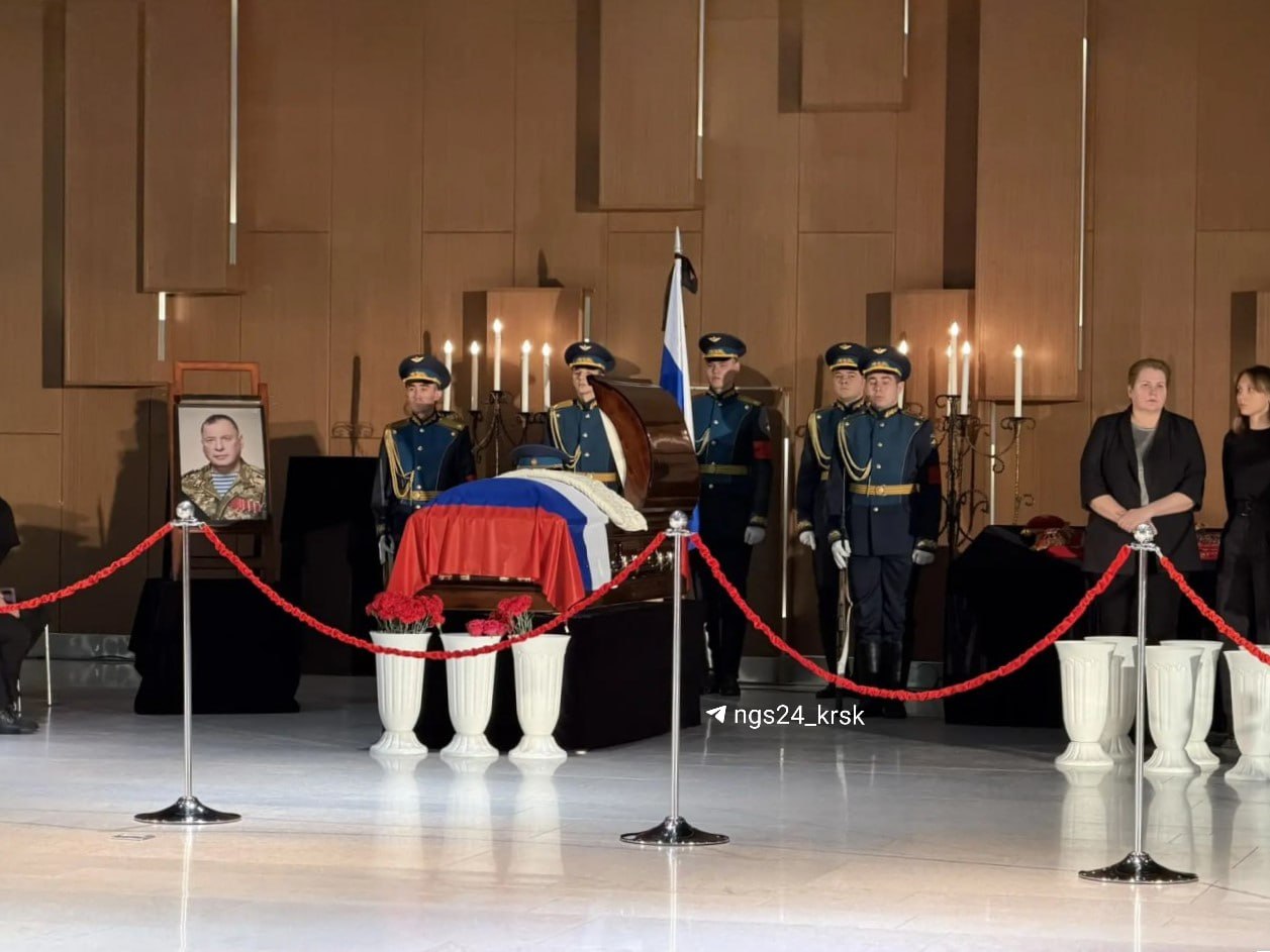 Церемония прощания с Юрием Швыткиным началась в Красноярске Церемония прощания с Юрием Швыткиным началась в Красноярске