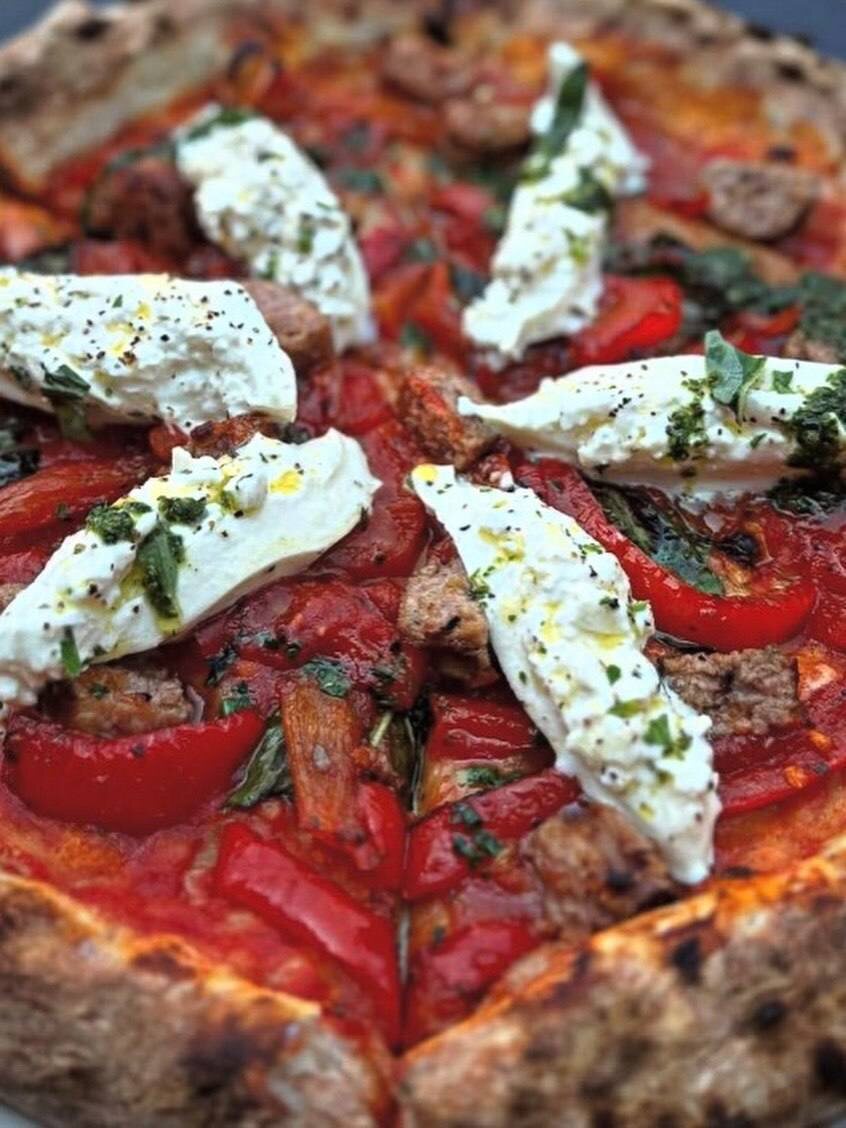 Loona радует новостями: новые гастрономические горизонты и местные акценты