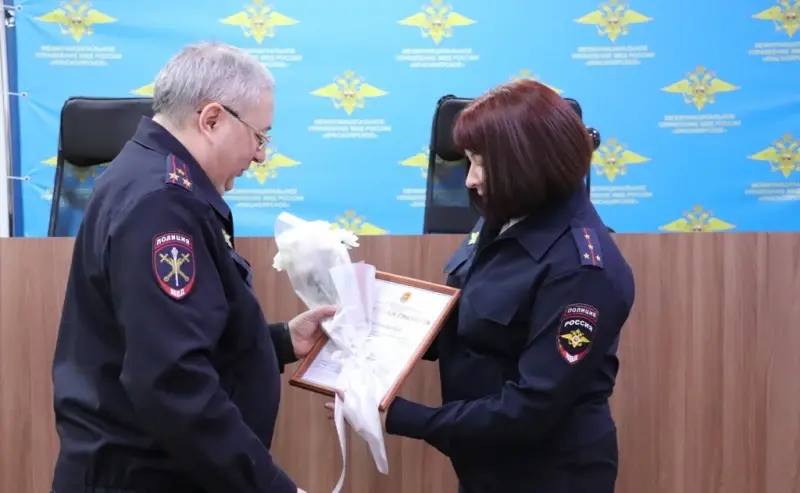 В полиции Красноярска торжественно отметили День образования службы дежурных частей!