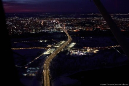 Октябрьский мост с высоты. Фото: Сергей Токарев Читать нас можно и в MAX
