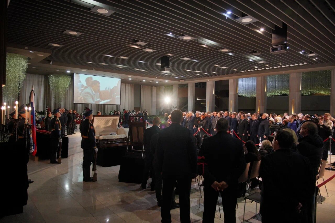 Красноярск простился с Юрием Швыткиным Красноярск простился с Юрием Швыткиным