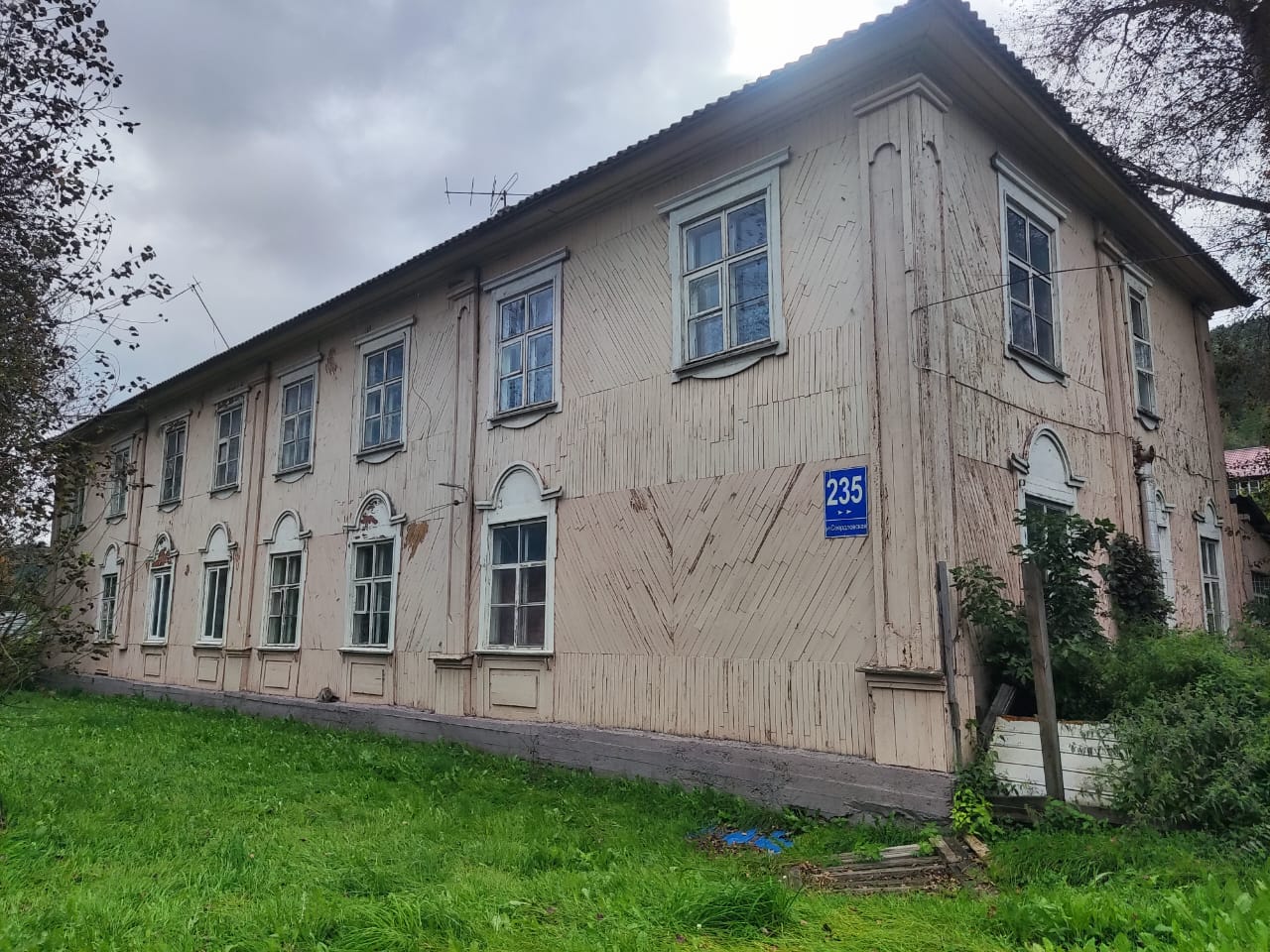 В Красноярске до конца года переселят более 1000 человек из аварийных домов В Красноярске до конца года переселят более 1000 человек из аварийных домов