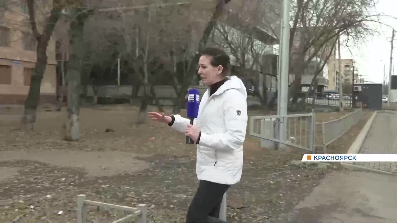 Груды мусора на улицах и во дворах оттаяли с приходом тепла в Красноярск