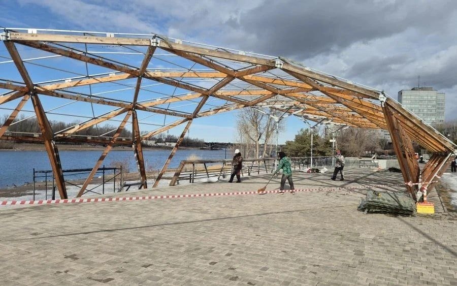 Детский городок, навес и качели: Ярыгинскую набережную благоустроят к 400-летию Красноярска Детский городок, навес и качели: Ярыгинскую набережную благоустроят к 400-летию Красноярска