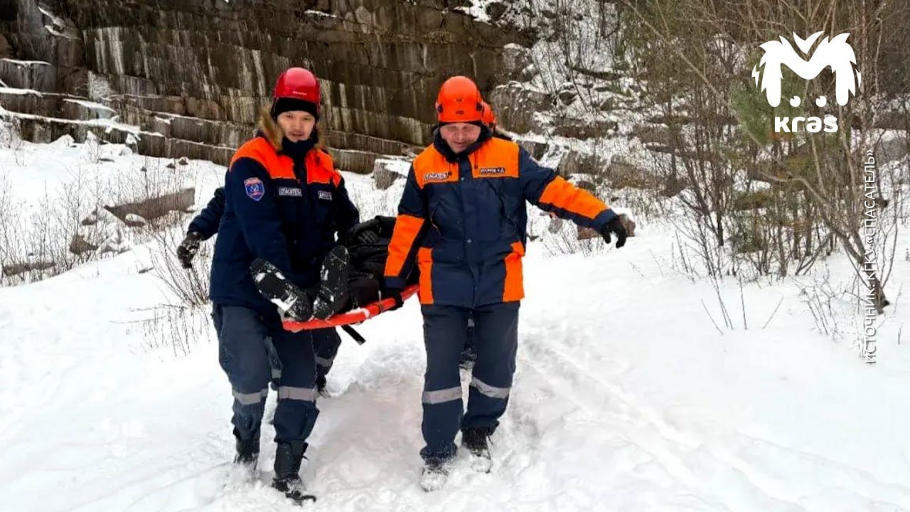 Мужчина упал со скалы "Ермак" на Красноярских столбах и получил черепно-мозговую травму