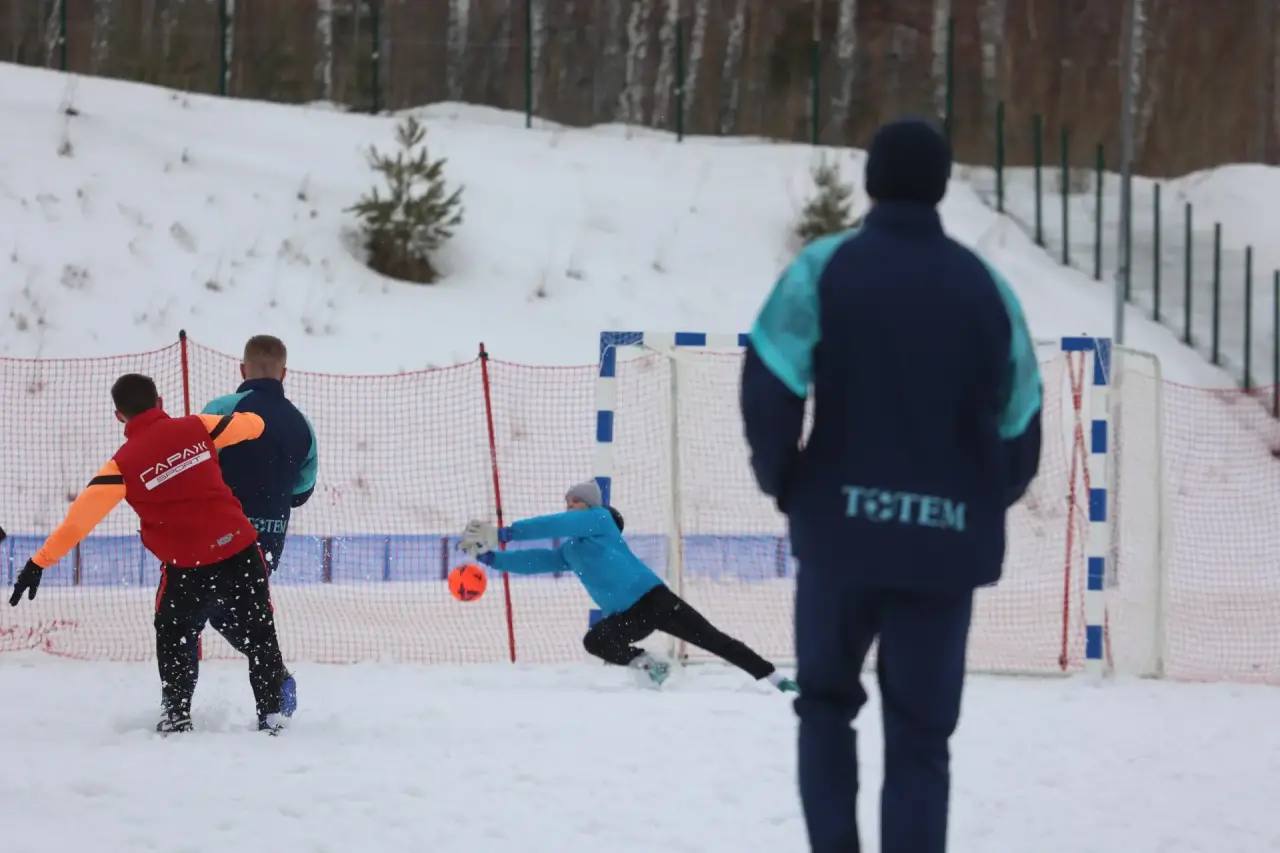 Суперкубок Красноярска по зимнему футболу перестал быть чисто локальным турниром «для своих» — его организаторы сделали всё, чтобы раскрутить событие Суперкубок Красноярска по зимнему футболу перестал быть чисто локальным турниром «для своих» — его организаторы сделали всё, чтобы раскрутить событие