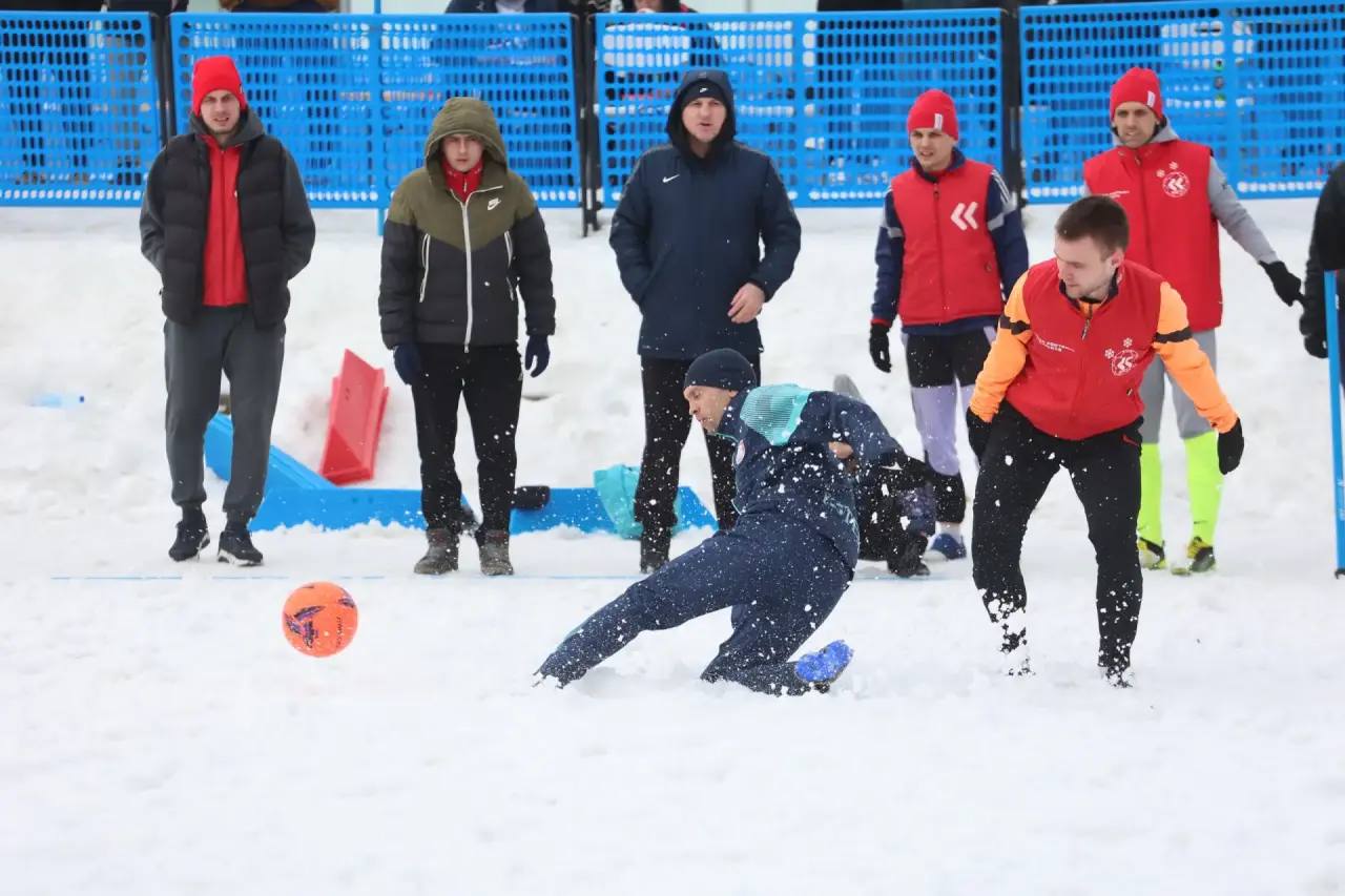 Суперкубок Красноярска по зимнему футболу перестал быть чисто локальным турниром «для своих» — его организаторы сделали всё, чтобы раскрутить событие Суперкубок Красноярска по зимнему футболу перестал быть чисто локальным турниром «для своих» — его организаторы сделали всё, чтобы раскрутить событие