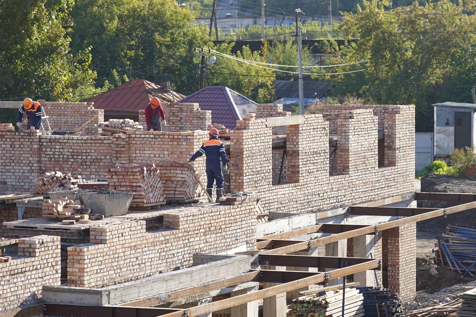 По итогам 2025 года в Красноярском крае ввод жилья сократился на 5,4%