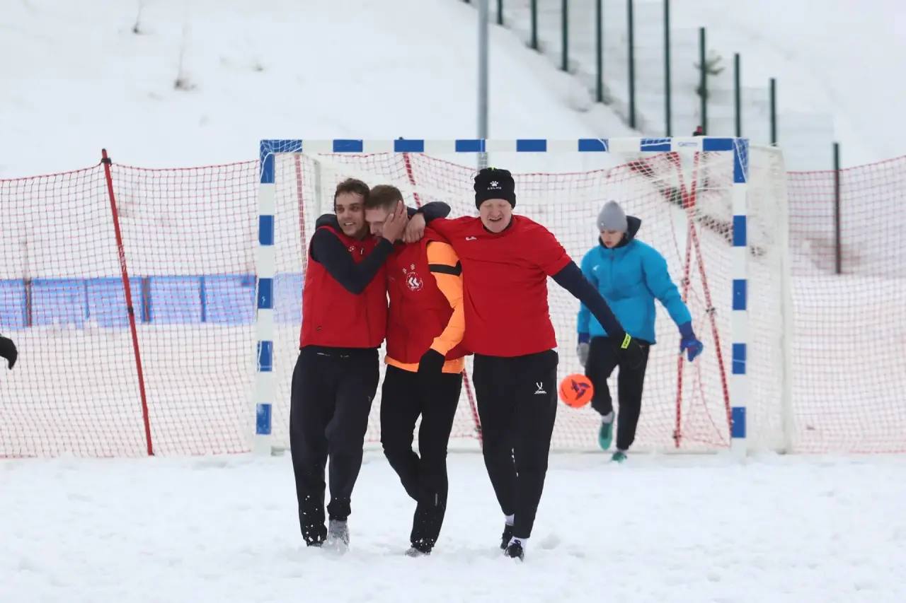 Суперкубок Красноярска по зимнему футболу перестал быть чисто локальным турниром «для своих» — его организаторы сделали всё, чтобы раскрутить событие Суперкубок Красноярска по зимнему футболу перестал быть чисто локальным турниром «для своих» — его организаторы сделали всё, чтобы раскрутить событие