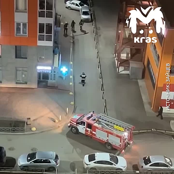 Пожарные не смогли проехать к дому в "Тихих зорях" из-за узкой дороги