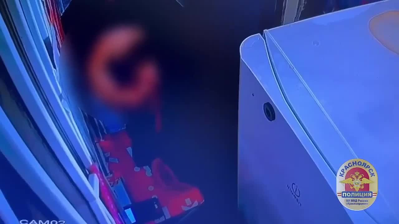 Тратил направо и налево: красноярец пойдёт под суд за кражу с банковской карты