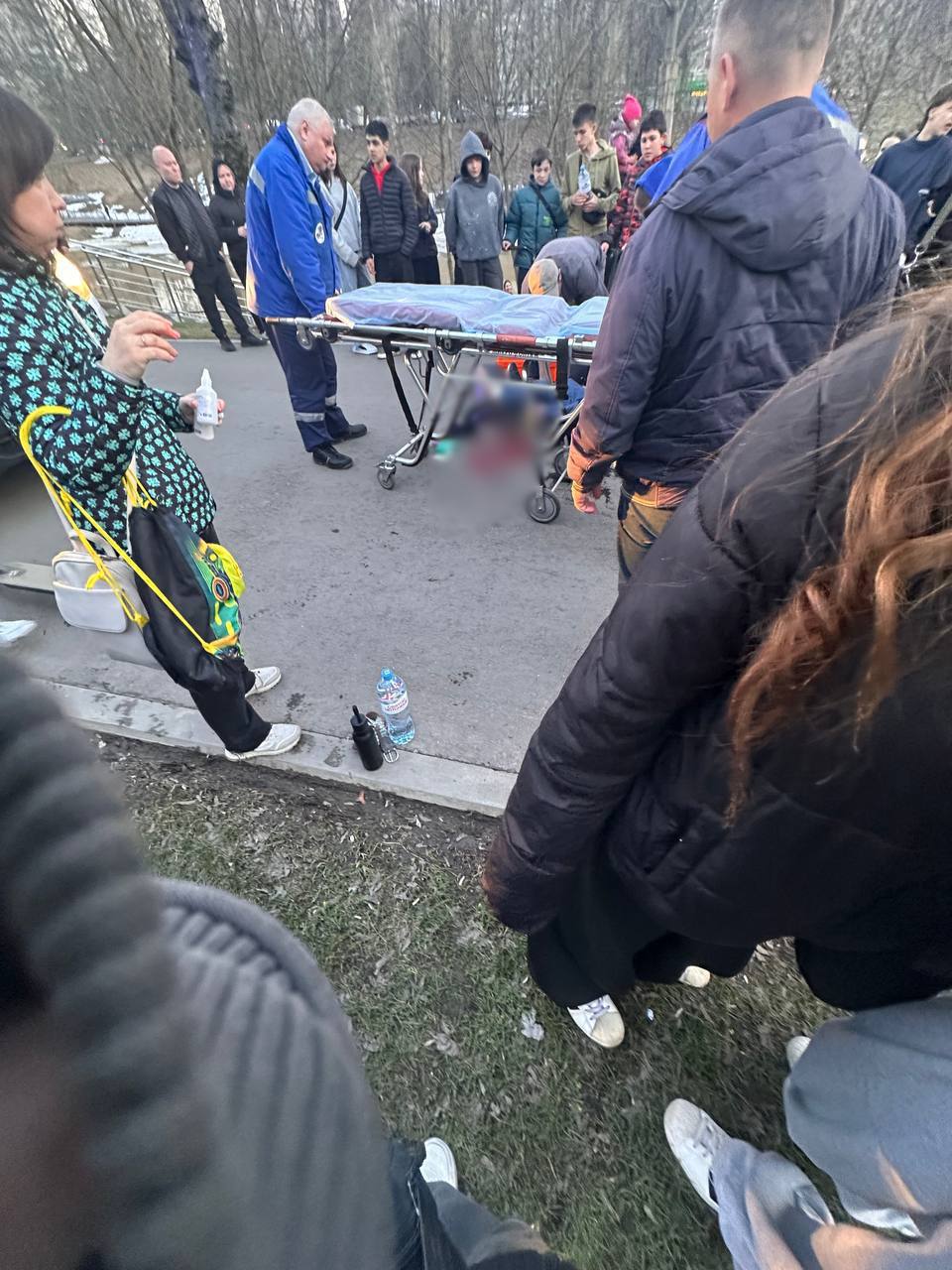 В Москве две девочки на электросамокате сбили пенсионера В Москве две девочки на электросамокате сбили пенсионера