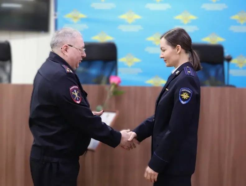 В красноярской полиции торжественно поздравили следователей с профессиональным праздником! В красноярской полиции торжественно поздравили следователей с профессиональным праздником!
