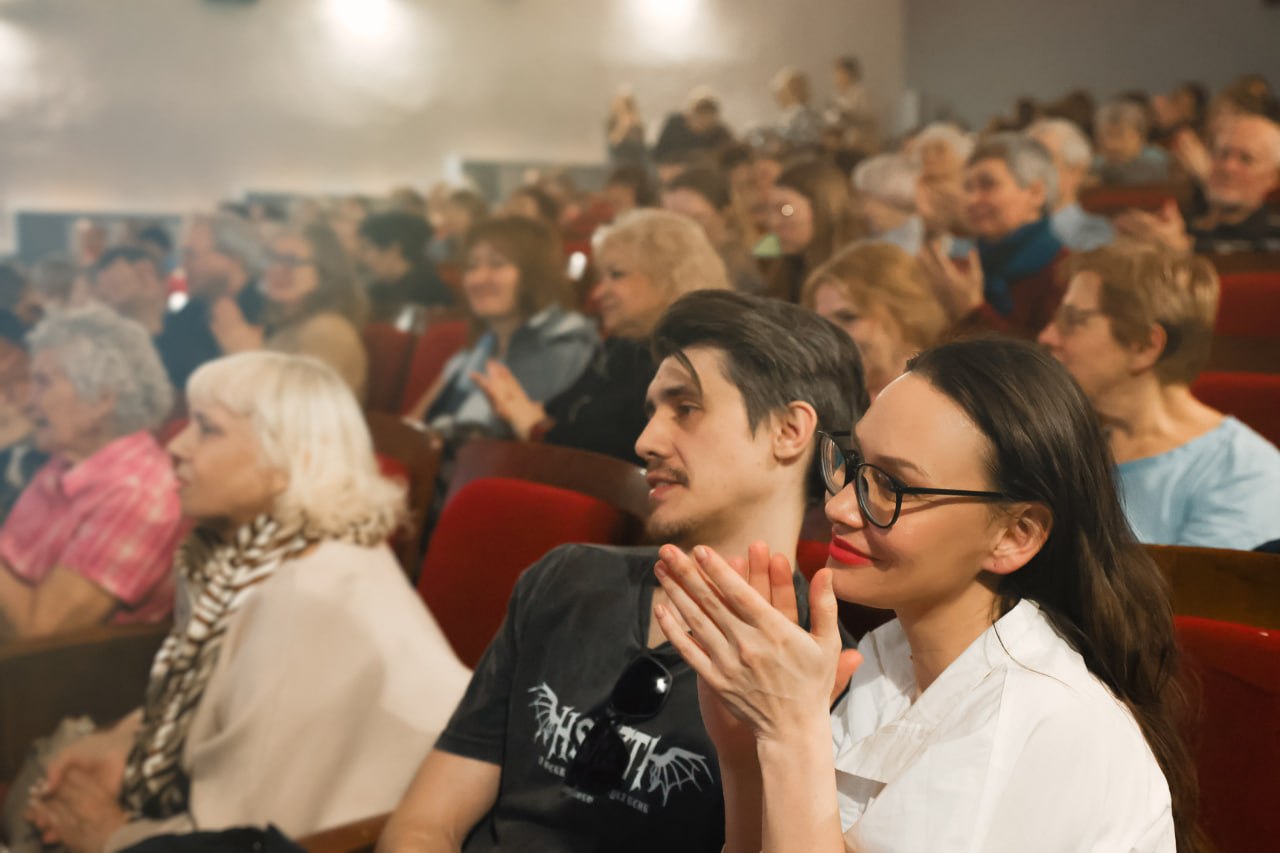 #кино. В Красноярске стартовало эхо фестиваля «Сталкер» — благотворительная акция киносмотра, в рамках которой представляют игровые, документальные и анимационные работы о правах человека Фестиваль открылся 5 апреля в Доме... #кино. В Красноярске стартовало эхо фестиваля «Сталкер» — благотворительная акция киносмотра, в рамках которой представляют игровые, документальные и анимационные работы о правах человека Фестиваль открылся 5 апреля в Доме...