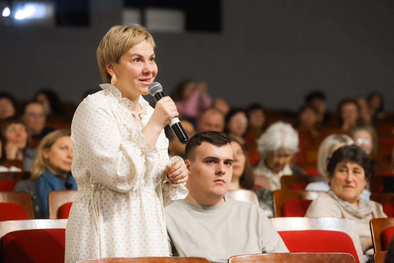 #кино. В Красноярске стартовало эхо фестиваля «Сталкер» — благотворительная акция киносмотра, в рамках которой представляют игровые, документальные и анимационные работы о правах человека Фестиваль открылся 5 апреля в Доме... #кино. В Красноярске стартовало эхо фестиваля «Сталкер» — благотворительная акция киносмотра, в рамках которой представляют игровые, документальные и анимационные работы о правах человека Фестиваль открылся 5 апреля в Доме...