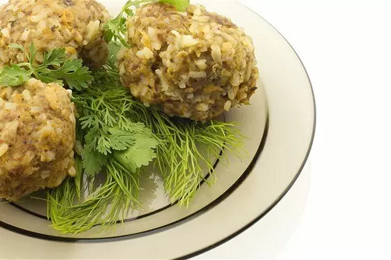 Ароматные ежики: простое и вкусное блюдо для всей семьи