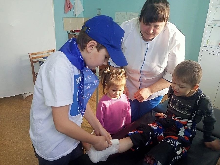 Назаровские автоинспекторы организовали ко Всемирному дню здоровья комплекс мероприятий с элементами ПДД Назаровские автоинспекторы организовали ко Всемирному дню здоровья комплекс мероприятий с элементами ПДД