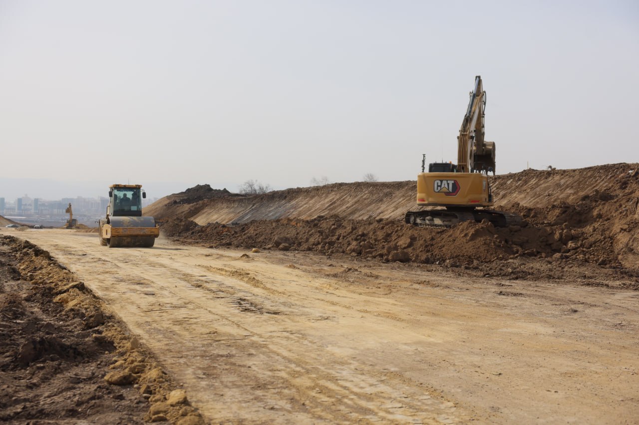 Новую дорогу в красноярский Солнечный строят с опережением графика Новую дорогу в красноярский Солнечный строят с опережением графика