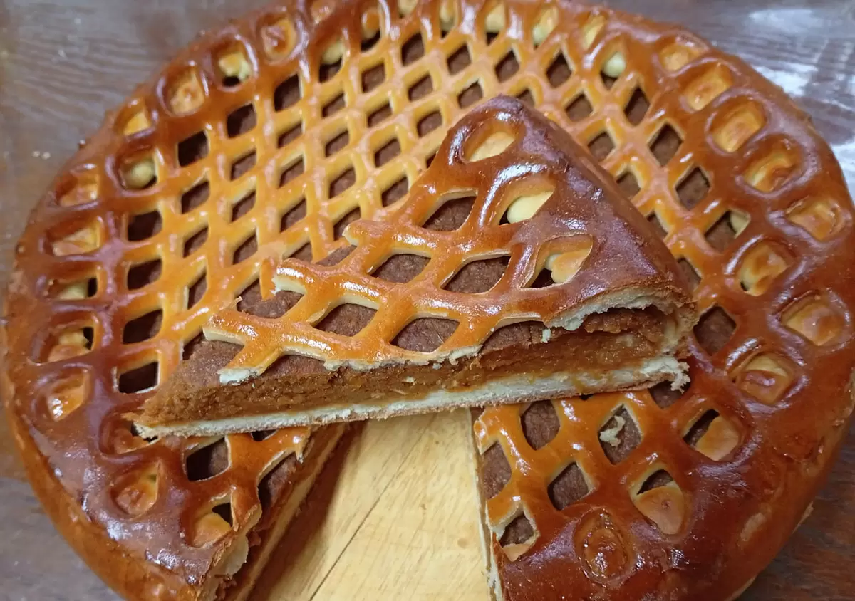 Компотный пирог: вкусное лакомство с семейной историей