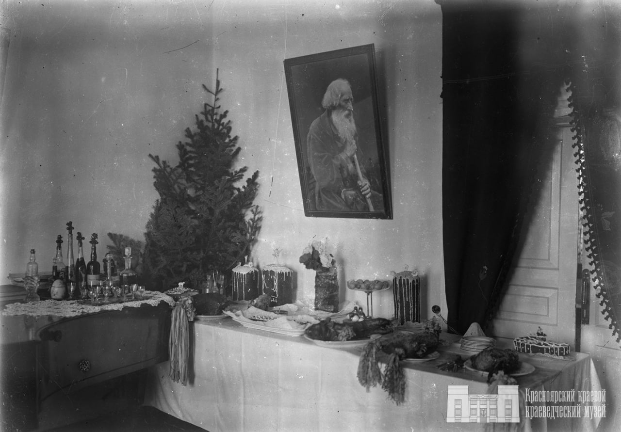 Кулич под названием «паска» и поросята целиком: как выглядел пасхальный стол век назад? Кулич под названием «паска» и поросята целиком: как выглядел пасхальный стол век назад?