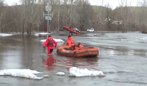 Большая вода отрезала от мира половину села в Боготольском округе