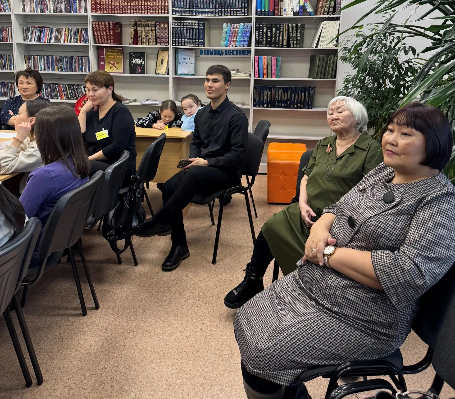 «Наш край — единая семья»: жители Дудинки составили родовое древо «Наш край — единая семья»: жители Дудинки составили родовое древо