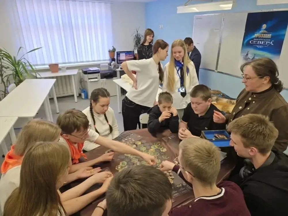 Сотрудники МО МВД России «Енисейский» провели большую профилактическую работу в школах муниципального округа в рамках мероприятий «Подросток» и акции «Чистое поколение» Сотрудники МО МВД России «Енисейский» провели большую профилактическую работу в школах муниципального округа в рамках мероприятий «Подросток» и акции «Чистое поколение»