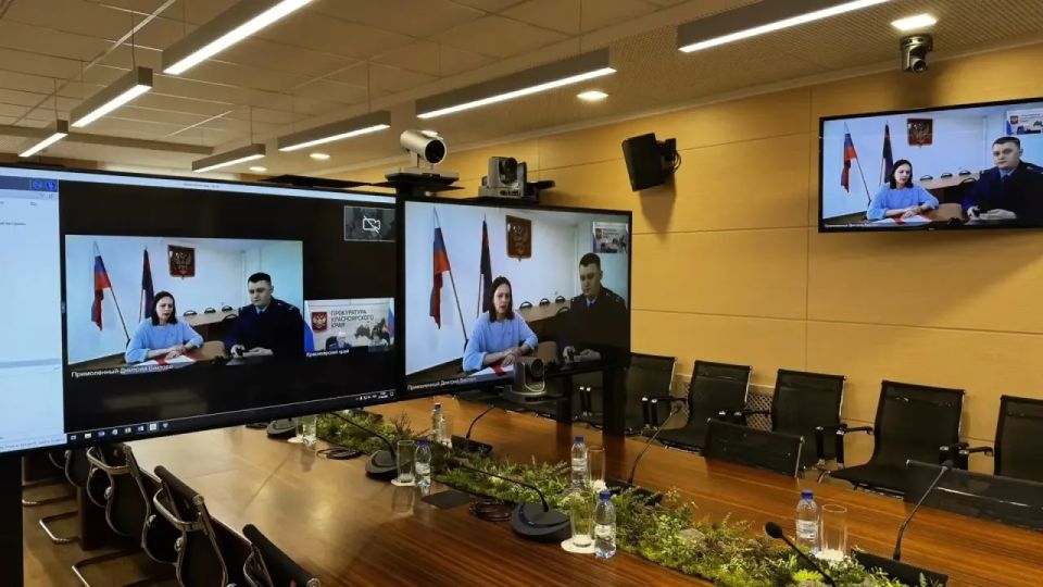 Первый заместитель прокурора края Артем Шибаков провел личный прием граждан по вопросам защиты прав детей-инвалидов и несовершеннолетних с ограниченными возможностями здоровья Первый заместитель прокурора края Артем Шибаков провел личный прием граждан по вопросам защиты прав детей-инвалидов и несовершеннолетних с ограниченными возможностями здоровья