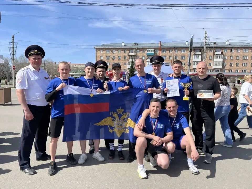 В Минусинске прошла легкоатлетическая эстафета, посвященная 81-летию Великой Победы В Минусинске прошла легкоатлетическая эстафета, посвященная 81-летию Великой Победы