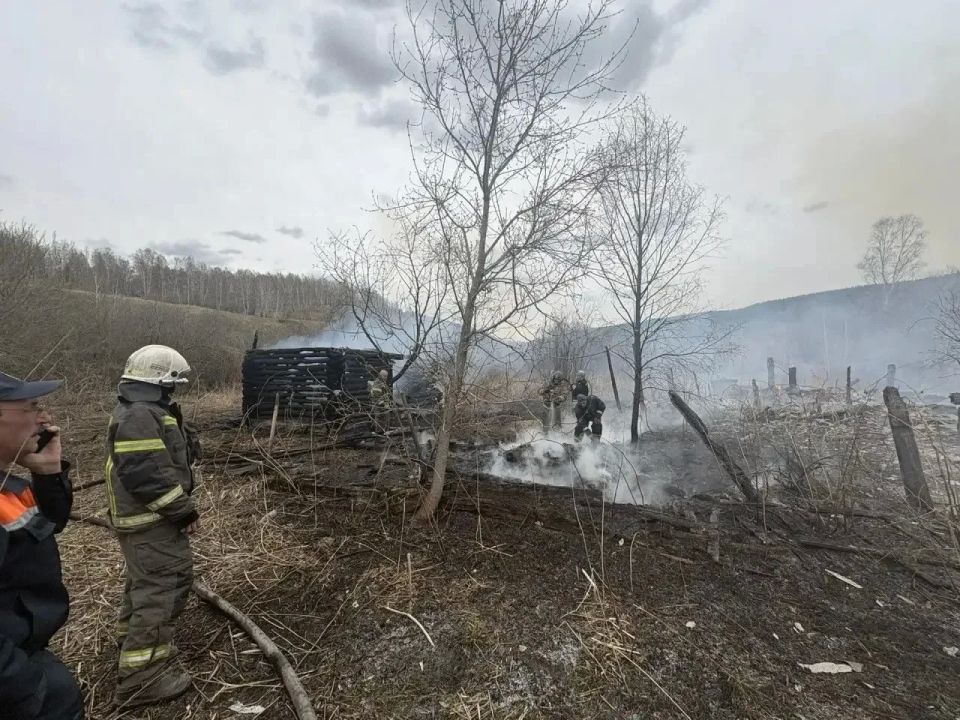 Ачинский участковый установил мужчину, устроившего пожар во время уборки своего садового участка огнём Ачинский участковый установил мужчину, устроившего пожар во время уборки своего садового участка огнём