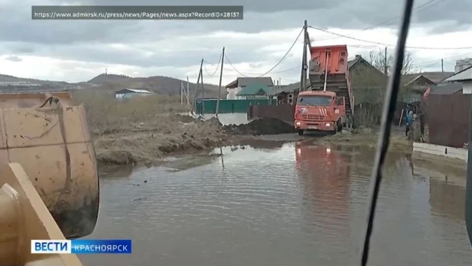 Ежедневные противопаводковые мероприятия проводят в Красноярске