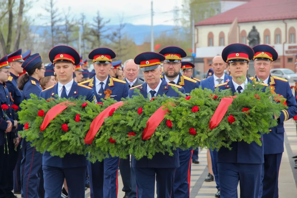 В Красноярске офицеры СК России почтили память погибших в Великой Отечественной войне В Красноярске офицеры СК России почтили память погибших в Великой Отечественной войне