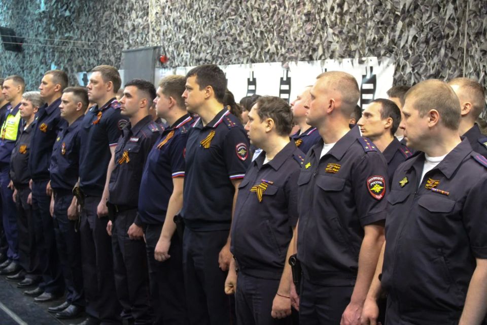В Красноярске прошло первенство по стрельбе из боевого оружия среди полицейских! В Красноярске прошло первенство по стрельбе из боевого оружия среди полицейских!